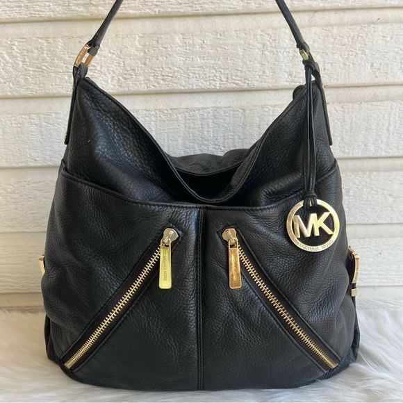 Michael Kors Handbags - MICHAEL KORS Black Leather Zipper Astor Mercer Hobo Shoulder Bag Fulton Bedford